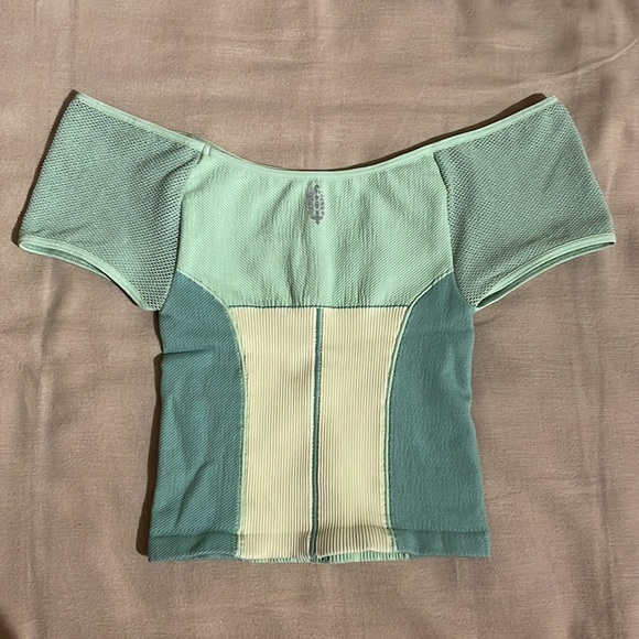 NWOT Free People Movement Crop Top - Picture 2 of 2